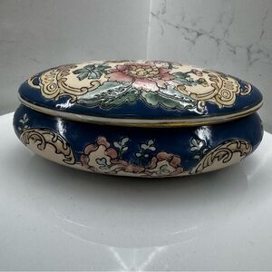Vintage Trumpet Tapestry Porcelain Lidded Trinket Box Toyo